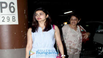 Aamir Khan, Juhi Chawla, Karisma Kapoor, Malaika Arora snapped at airport