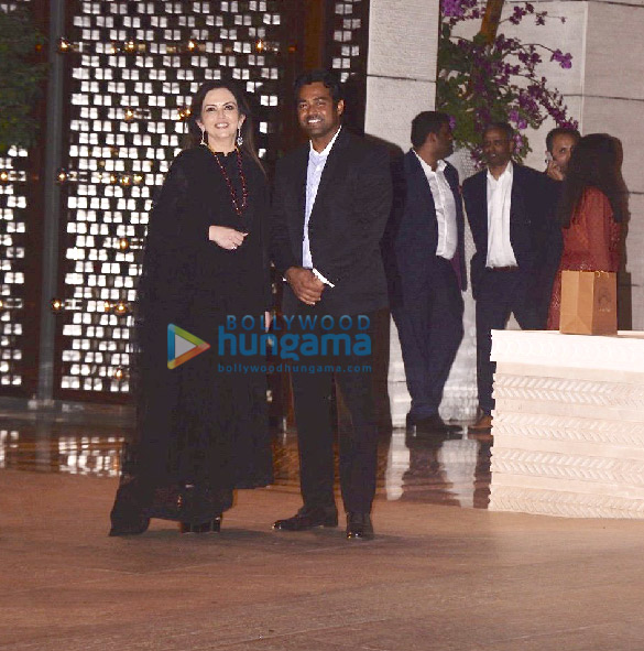 aamir khan sachin tendulkar and john abraham at the ambani party for olympics committee 6