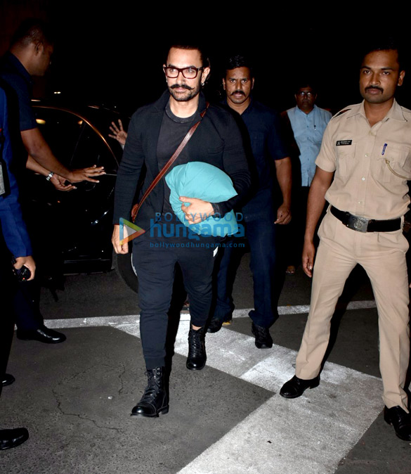 Aamir Khan, Karan Singh Grover and others snapped at the airport Aamir Khan, Karan Singh Grover and others snapped at the airport