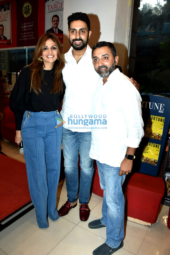 abhishek bachchan inaugurates 10 year old mehaan doshis book 9 lives 5