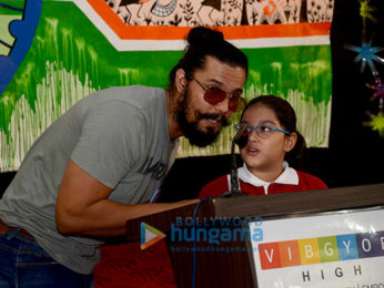 Actor Randeep Hooda and Environmentalist Afroz Shah at VIBGYOR High School