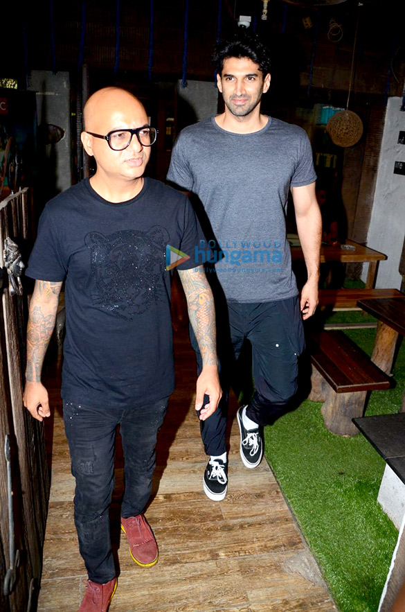 Aditya Roy Kapur and Manish Malhotra spotted at Hakim’s Aalim in Bandra Aditya Roy Kapur and Manish Malhotra spotted at Hakim’s Aalim in Bandra