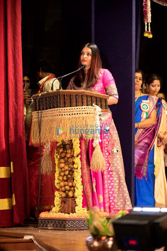 aishwarya rai bachchan honored with the woman of substance award by the bunts community 1