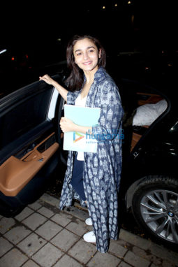 Alia Bhatt snapped with her mother at Kromakay salon in Juhu