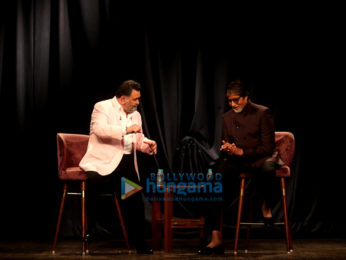 Amitabh Bachchan and Rishi Kapoor snapped in conversation