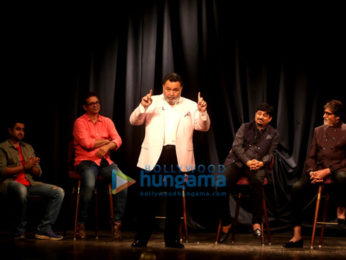 Amitabh Bachchan and Rishi Kapoor snapped in conversation
