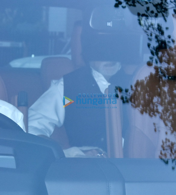 amitabh bachchan snapped out and about in mumbai 3