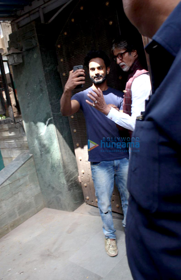 amitabh bachchan spotted at aadesh shrivastavas recording studio in juhu 3