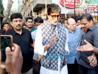 Amitabh Bachchan spotted in Versova