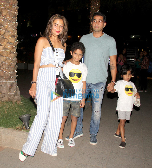 amrita arora snapped with family spotted at nara thai bkc 5