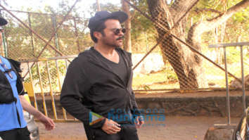 Anil Kapoor and Esha Gupta spotted in Juhu
