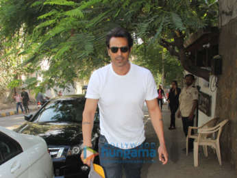 Arjun Rampal spotted at Hakim Aalim's in Bandra