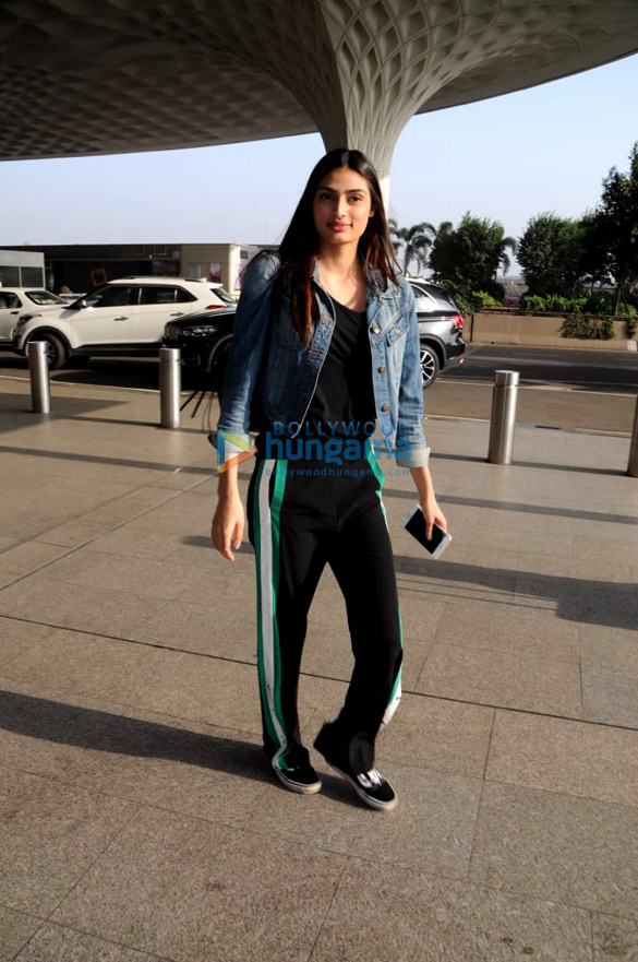 Athiya Shetty, Elli Avram and others snapped at the airport