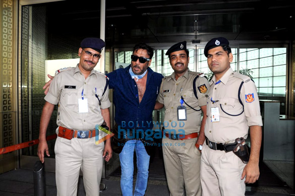 athiya shetty elli avram and others snapped at the airport 6