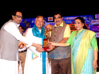 Celebs at Lata Mangeshkar Awards 2018