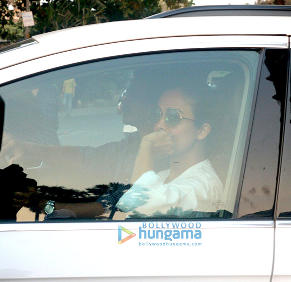 celebs snapped at salman khans home in bandra 7