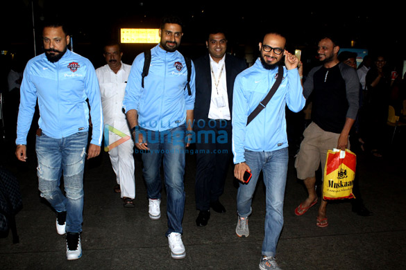 deepika padukone arjun kapoor ranbir kapoor and abhishek bachchan snapped at the airport 8