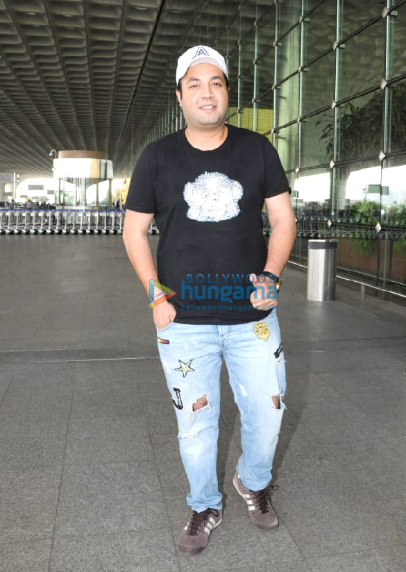 disha patani and varun sharma snapped at the airport 2