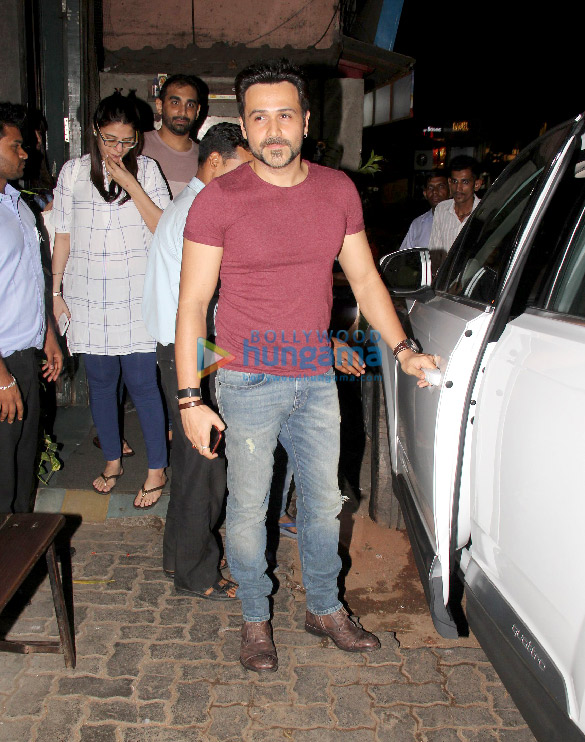 emraan hashmi spotted at pali village cafe in bandra 1
