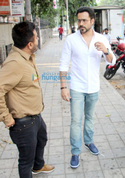 Emraan Hashmi spotted with Atul Kasbekar in Bandra