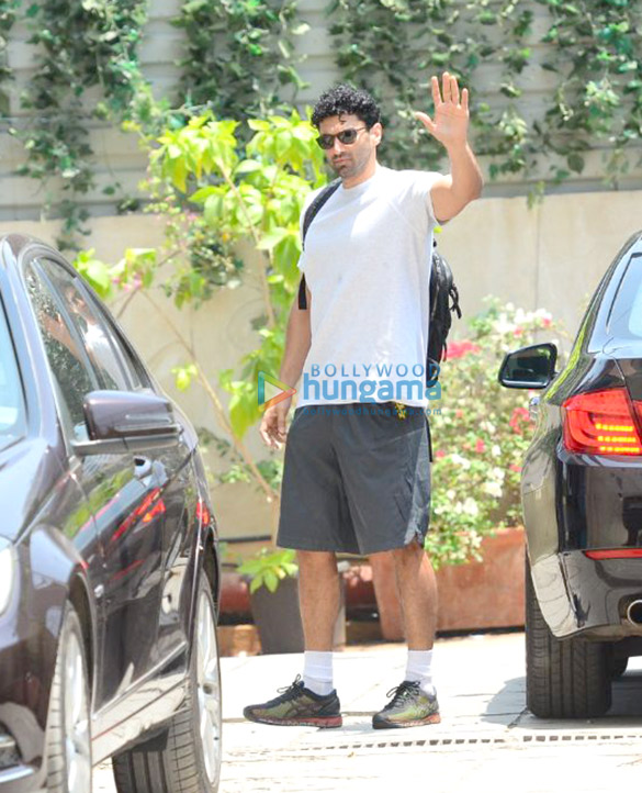fatima sana shaikh aditya roy kapur and others spotted at the gym in bandra 2