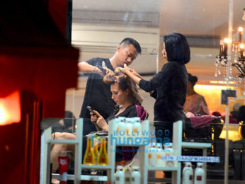 Iulia Vântur snapped at a salon
