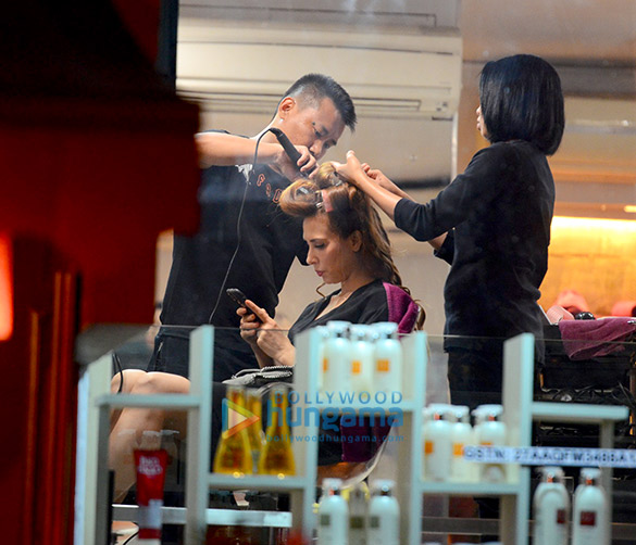 iulia vantur snapped at a salon 5