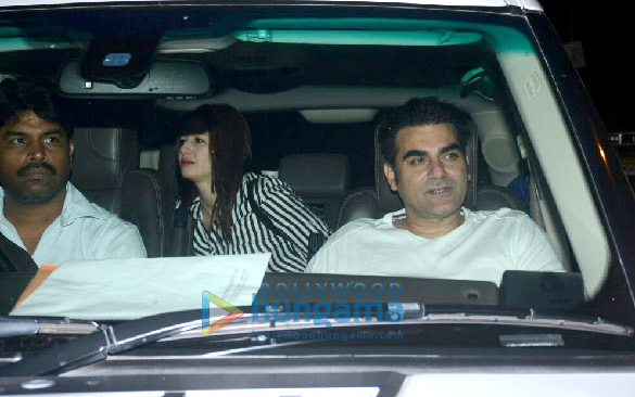 jacqueline fernandez arbaaz khan and others spotted at salman khans home in bandra 5