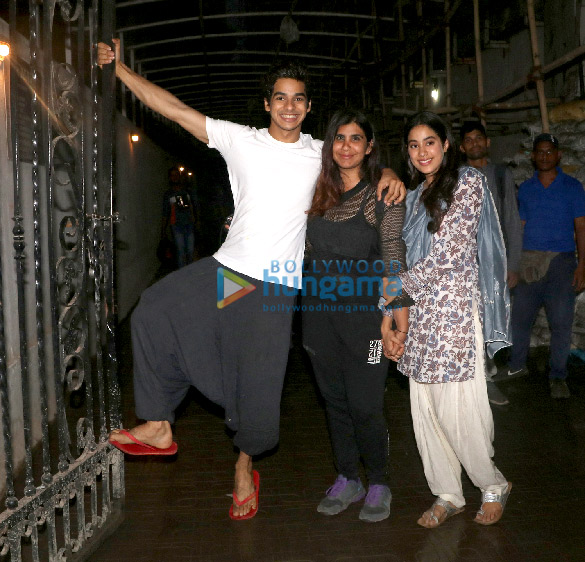 Janhvi Kapoor, Ishaan Khatter, Boney Kapoor and Shashank Khaitan spotted after Dhadak wrap up