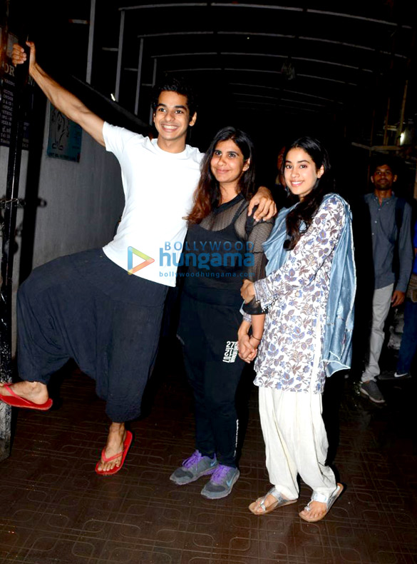 Janhvi Kapoor and Ishaan Khatter spotted after wrap up of Dhadak in Bandra