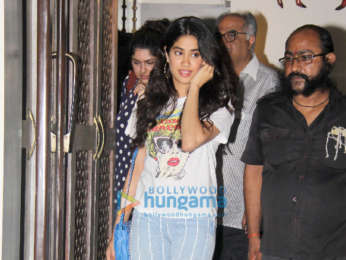Janhvi Kapoor and Khushi Kapoor snapped at Bastian