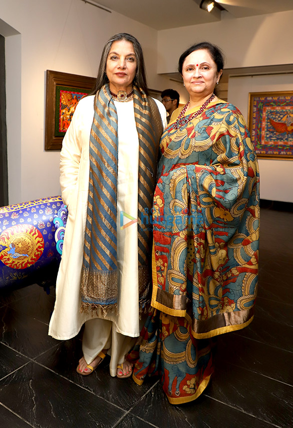 javed akhtar and shabana azmi inaugurate acclaimed artist seema kohlis show 9