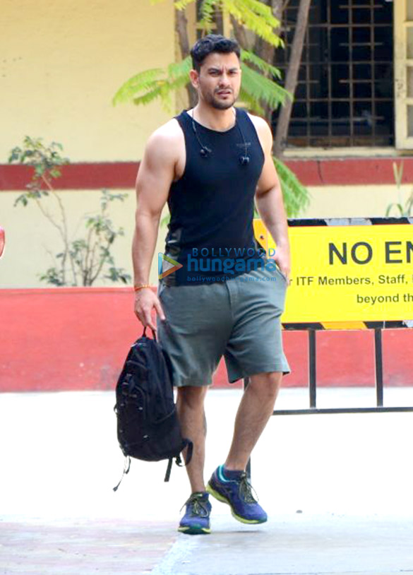 kareena kapoor khan kunal kemmu and amrita arora spotted at the gym in bandra 5