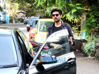 Kartik Aaryan snapped in Bandra