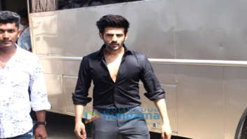 Kartik Aaryan spotted in Malad