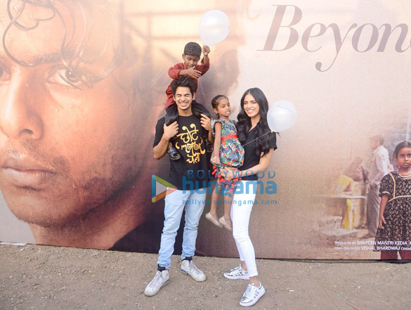 launch of the song chote motor chala from the film beyond the clouds 1