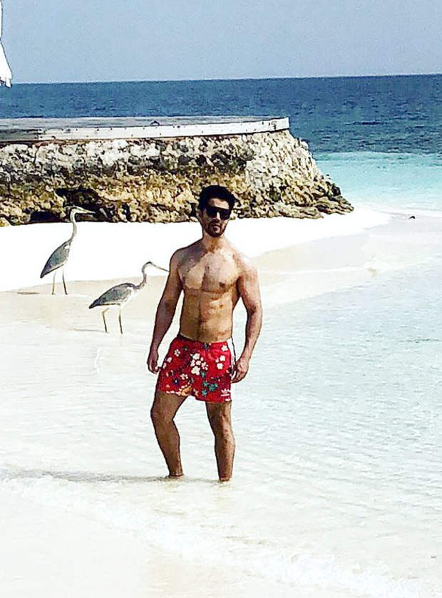 Monday Motivation: 10 INSANELY hot, shirtless pics of Varun Dhawan which you get you through the week!