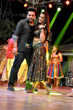 Mugdha Godse and Krishna Abhishek snapped on sets shooting for the film Sharmaji Ki Laggai