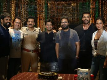 Here’s how Nikkhil Advani celebrated his birthday on the sets of Satyameva Jayate Here’s how Nikkhil Advani celebrated his birthday on the sets of Satyameva Jayate