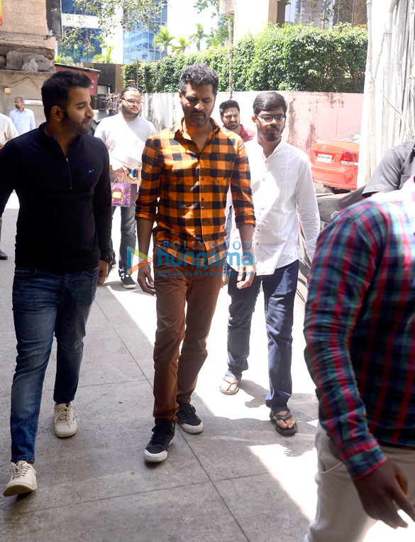 prabhu deva snapped in mumbai 5
