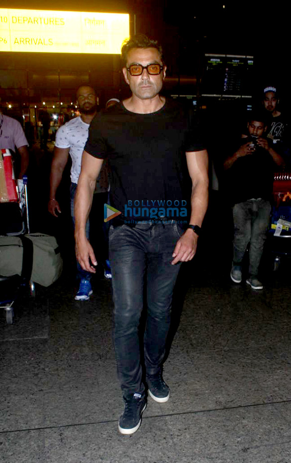 race 3 team back to home 2