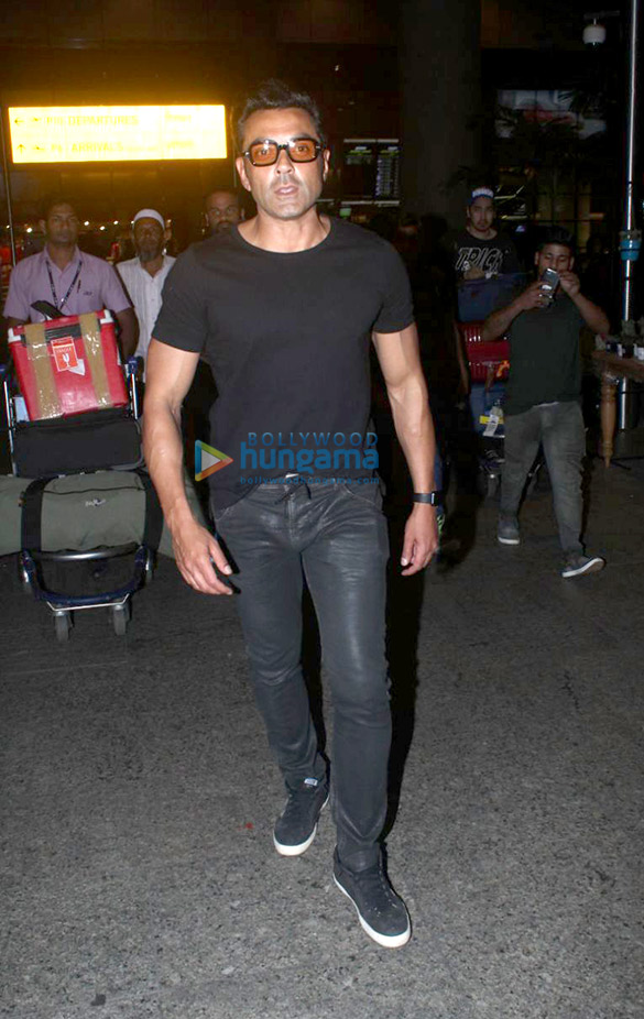 race 3 team back to home 5