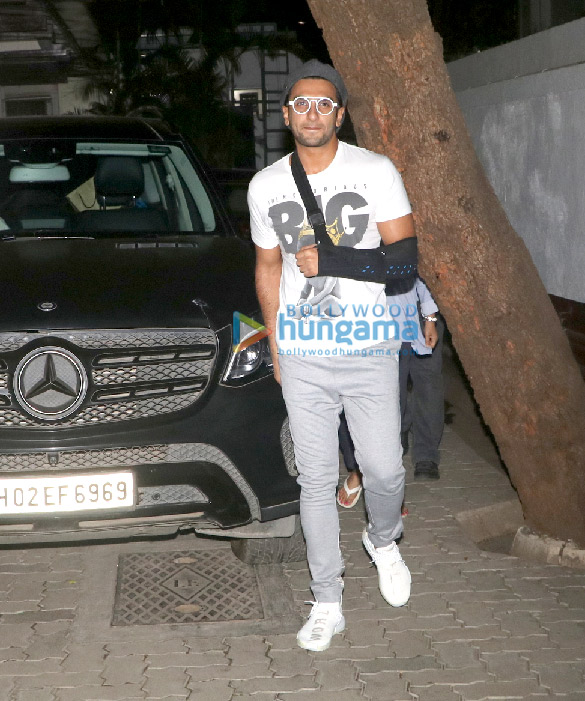 ranveer singh spotted at physio rehab center in bandra 4