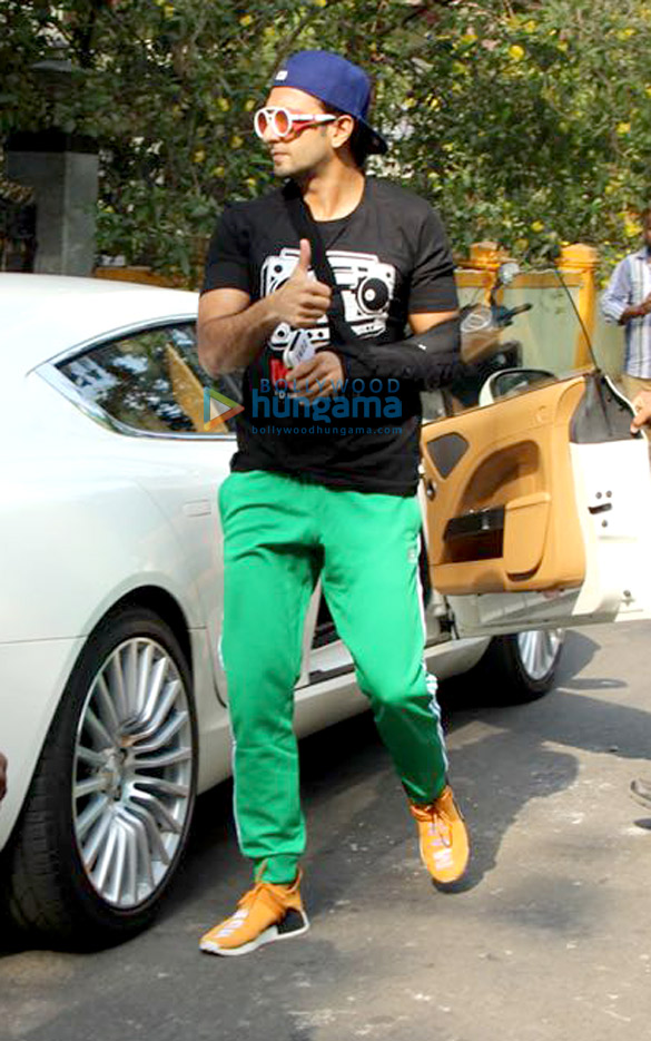 ranveer singh spotted at a salon 4