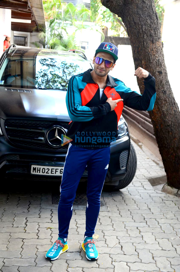 ranveer singh spotted at the physio rehab clinic in bandra 2