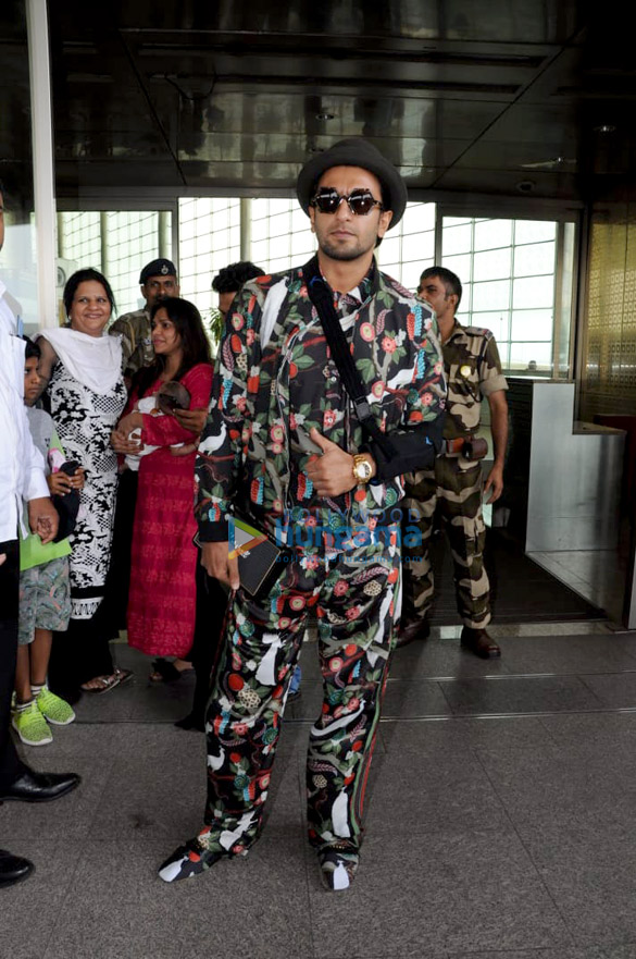 ranveer singhurvashi rautela sidharth malhotra and others snapped at the airport 005 1