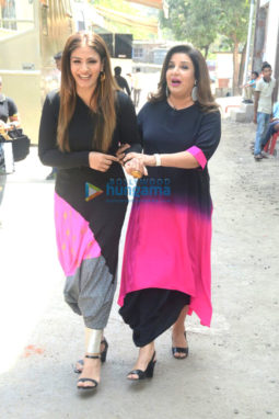 Raveena Tandon and Farah Khan snapped on sets of Entertainment Ki Raat