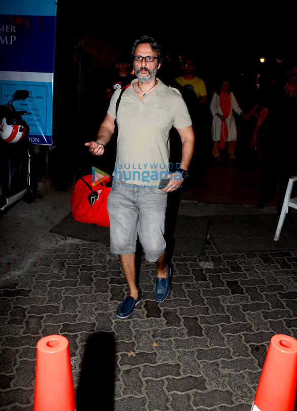 raveena tondon and family spotted at otters club in bandra 2