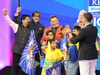 Rishi Kapoor and Amitabh Bachchan snapped promoting their film 102 Not Out at the Star Sports studio