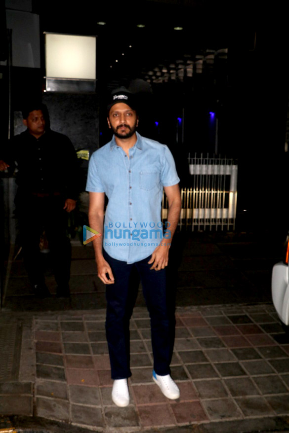 riteish deshmukh and manyata dutt with kids spotted at hakkasan 1